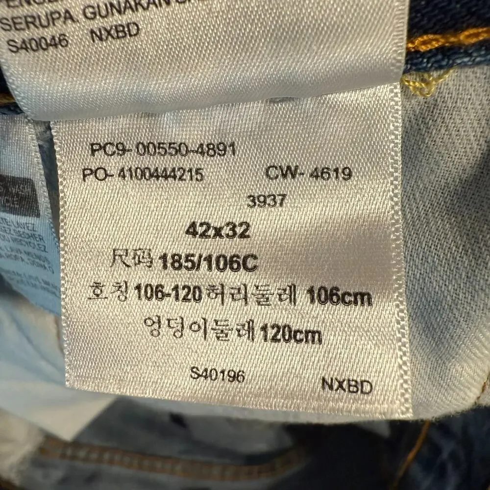 NWT Levi's 550 Jeans Mens 42x32 Blue Denim Relaxed Fit Tapered Classic Americana